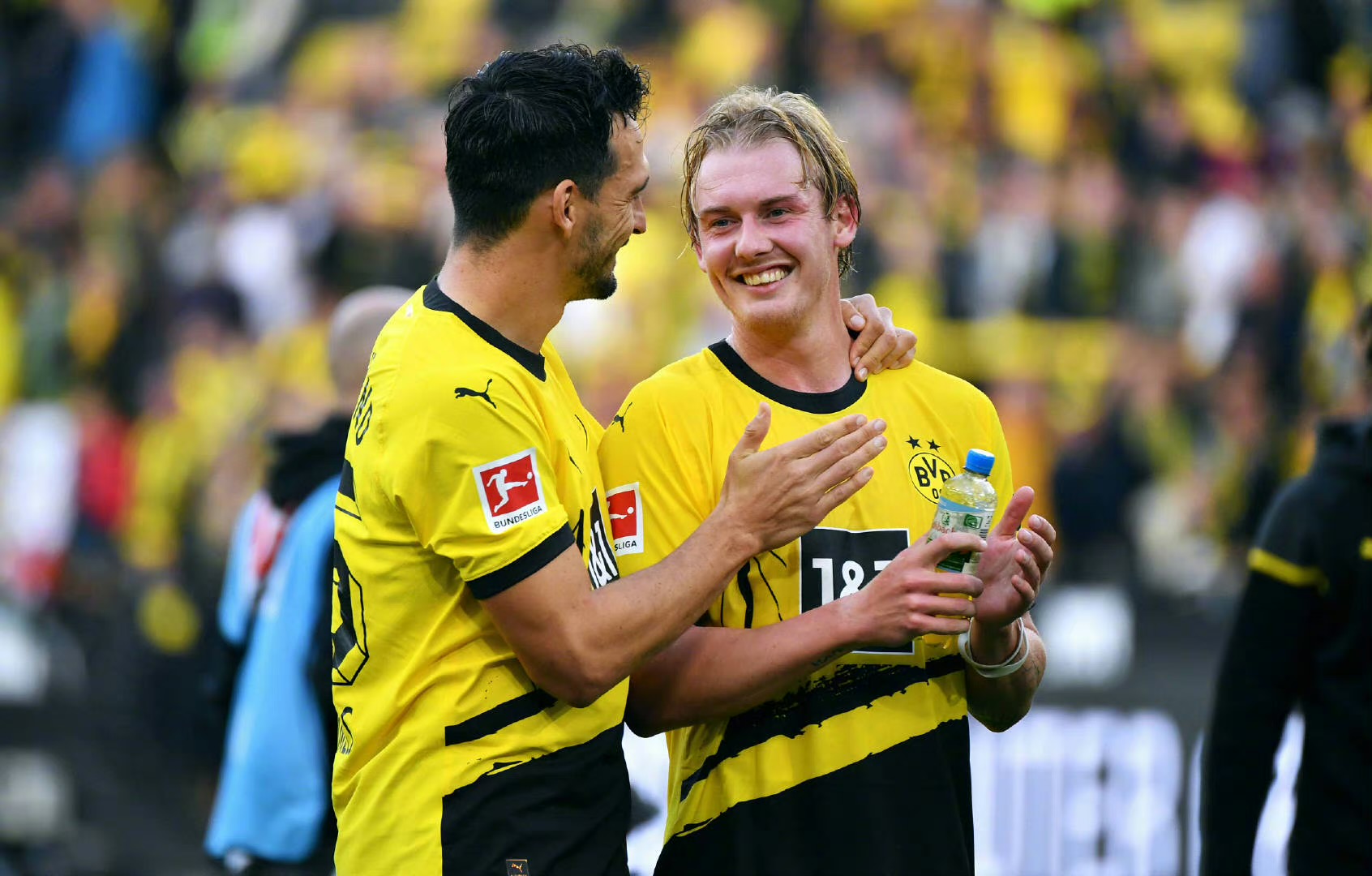 多特蒙德新援表现出色,球迷期待他在接下来的比赛中发挥的简单介绍 多特蒙德新援表现出色,球迷期待他在接下来的比赛中发挥的简单介绍