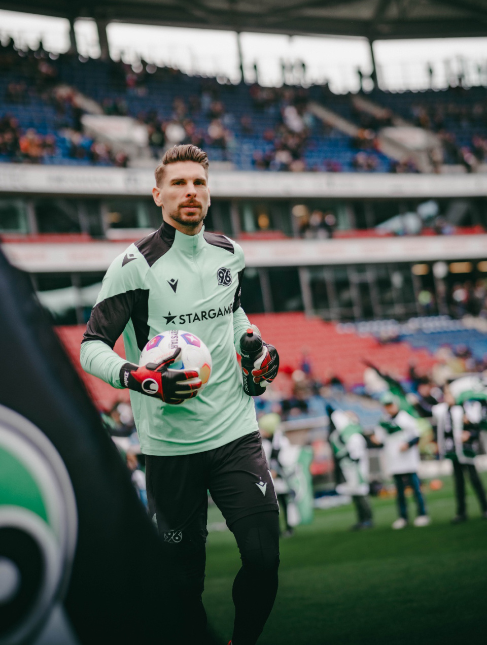 开云体育app-汉诺威主场比赛取胜，球队表现出色