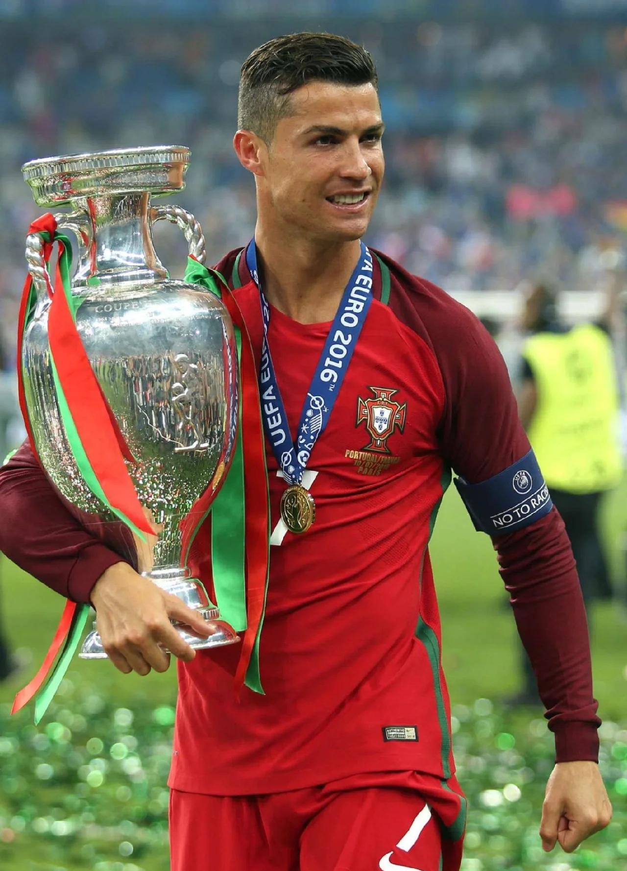 葡萄牙队成功晋级,杯赛上展现出色表现的简单介绍 葡萄牙队成功晋级,杯赛上展现出色表现的简单介绍