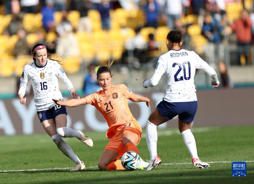 开云体育入口-美国女足队员在国际赛事中攻入制胜球