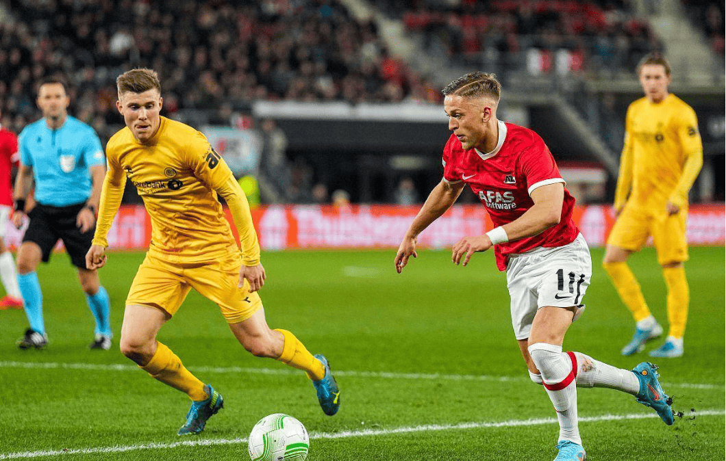 亚眠客场大胜尼姆，夺得胜利的简单介绍