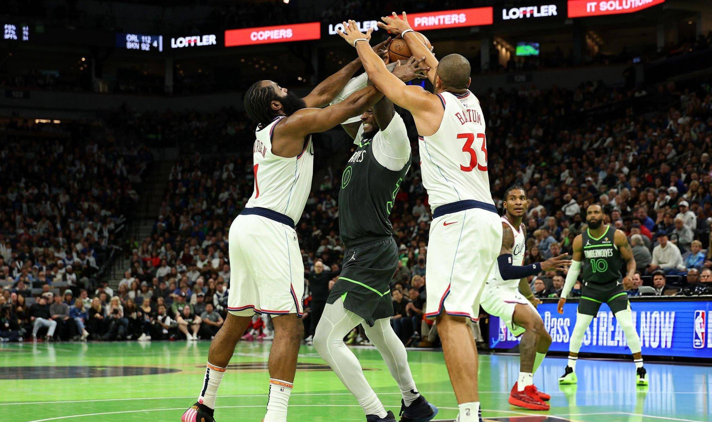 开云体育登录-快船队战术灵活，击败对手实现翻盘的简单介绍