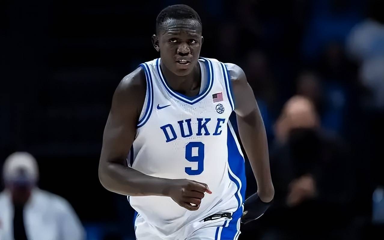 非洲篮球新星崭露头角,领军球队晋级季后赛的简单介绍 非洲篮球新星崭露头角,领军球队晋级季后赛的简单介绍