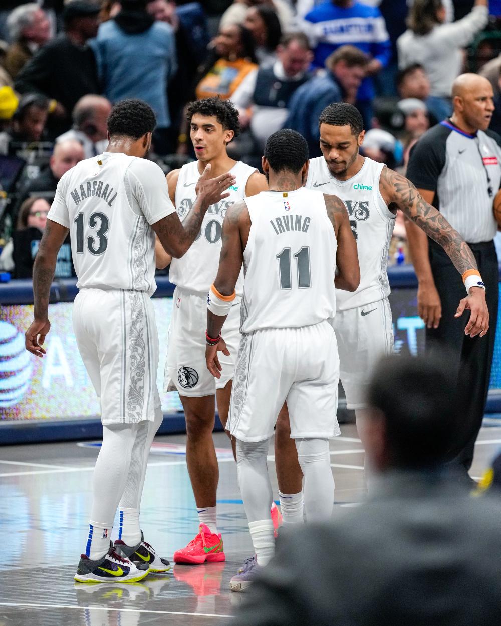 开云体育下载-步行者战胜独行侠，特纳关键时刻绝杀领队夺胜的简单介绍