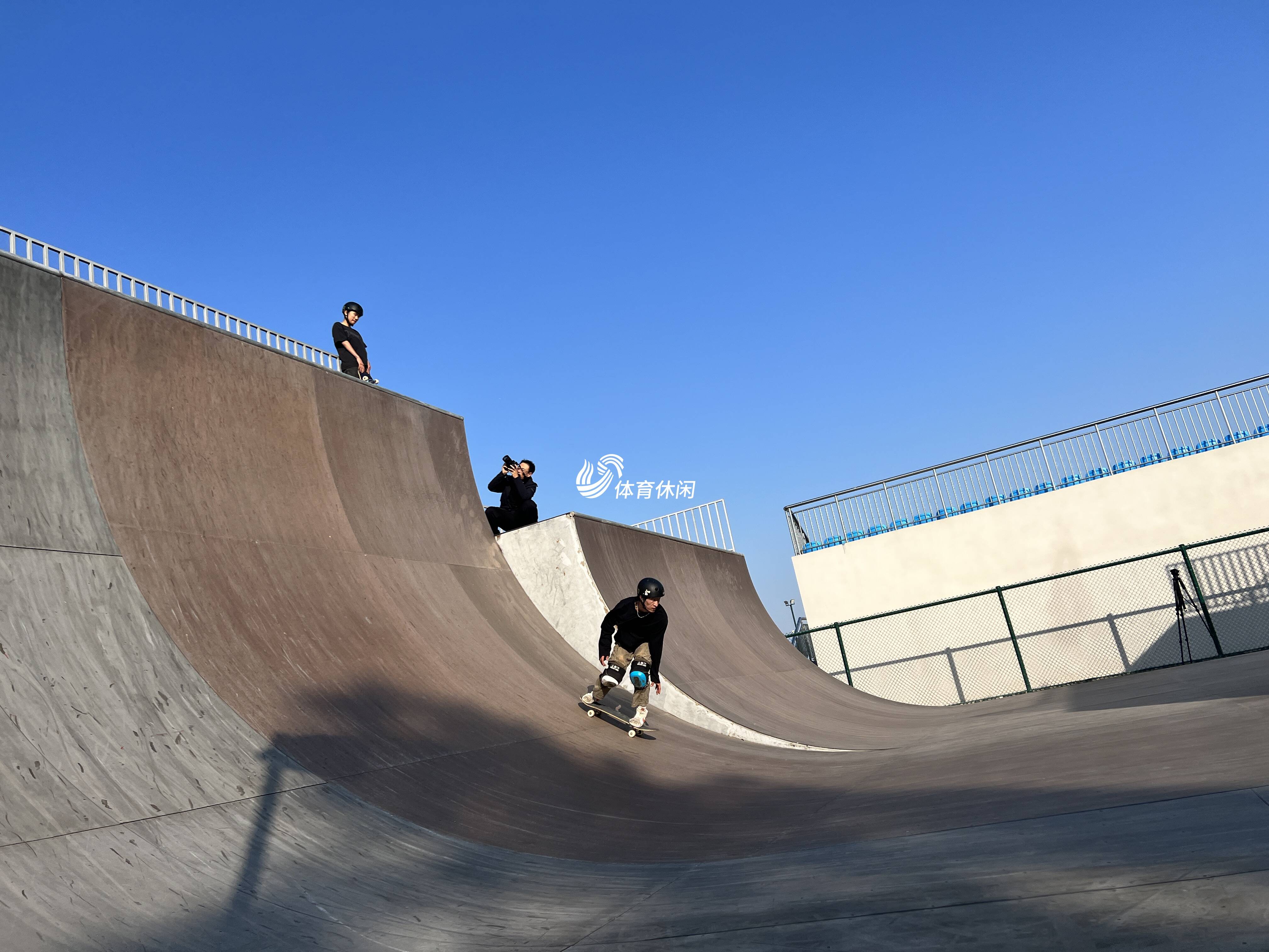 滑板飞鸟登场，现象级赛事刷屏