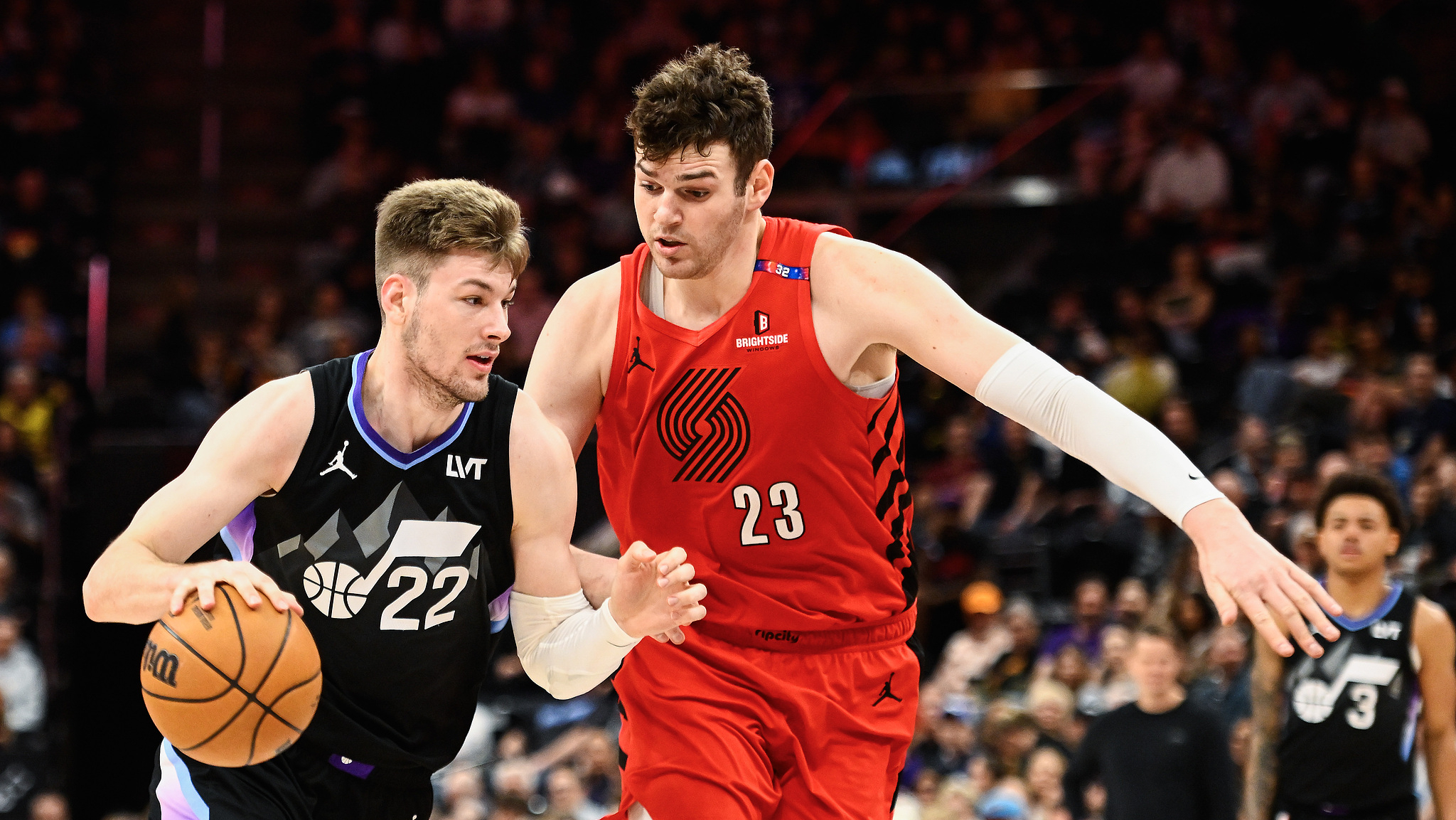 爵士队球员增加训练力度努力提高 爵士队球员增加训练力度努力提高