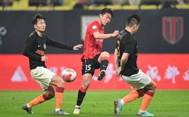 全国球员的表现引起球迷热议 全国球员的表现引起球迷热议