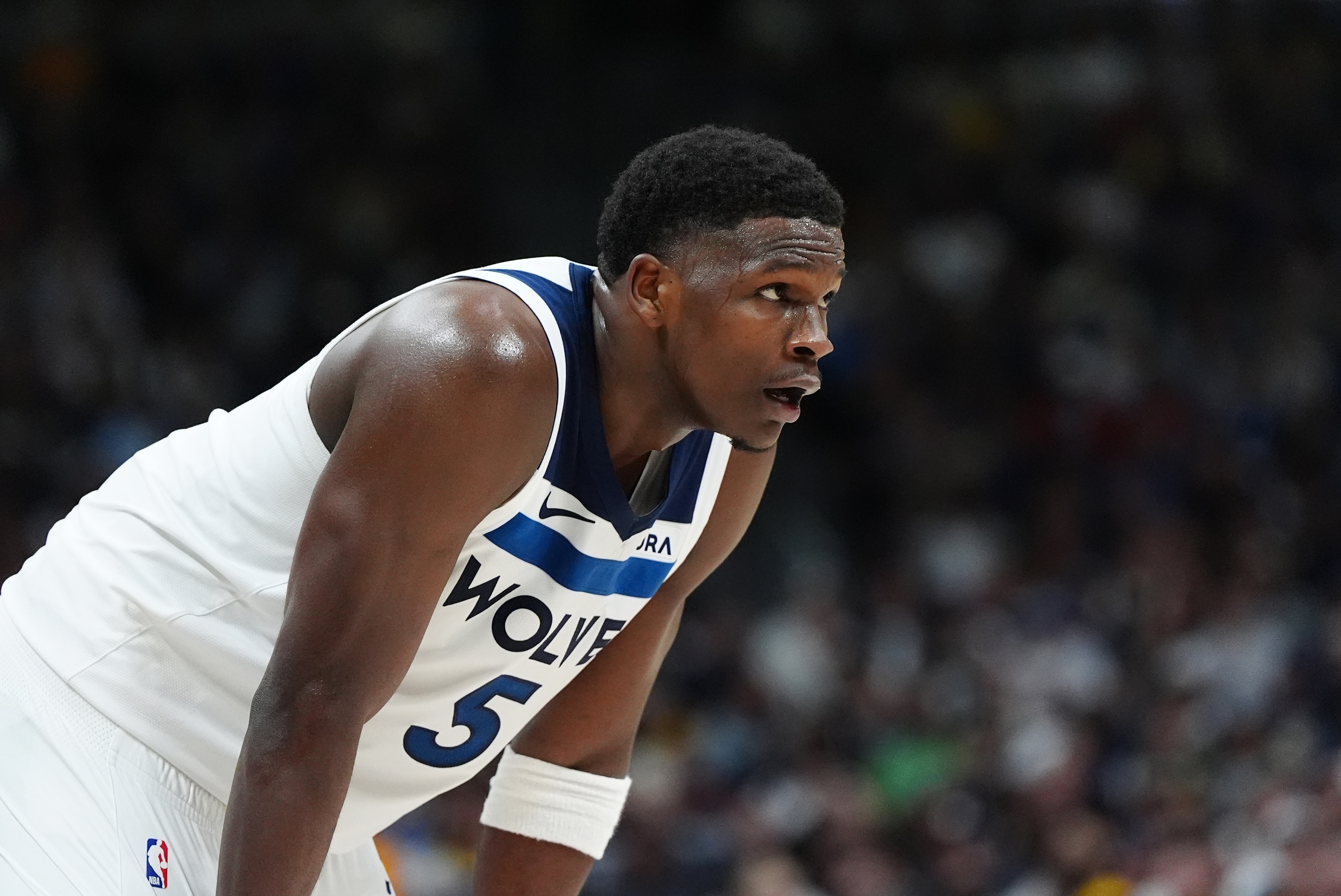 狼队客场胜利,继续保持良好势头 狼队客场胜利,继续保持良好势头