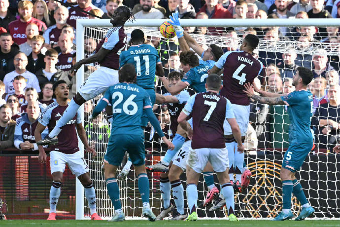 开云体育官网-切尔西客场胜出，近期状态亮眼