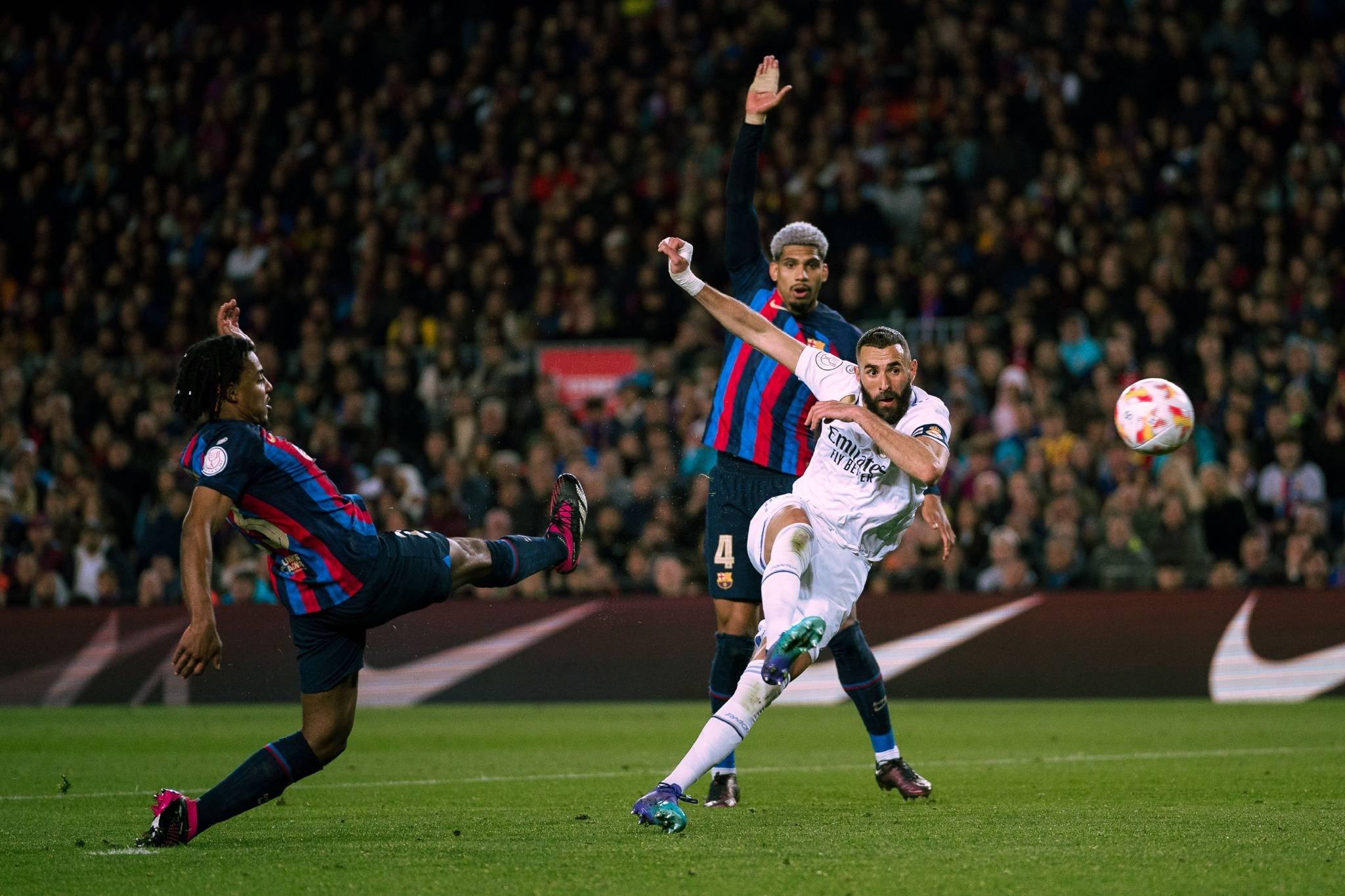 开云体育平台APP-里昂欲战胜南特，卫冕冠军实力备受瞩目