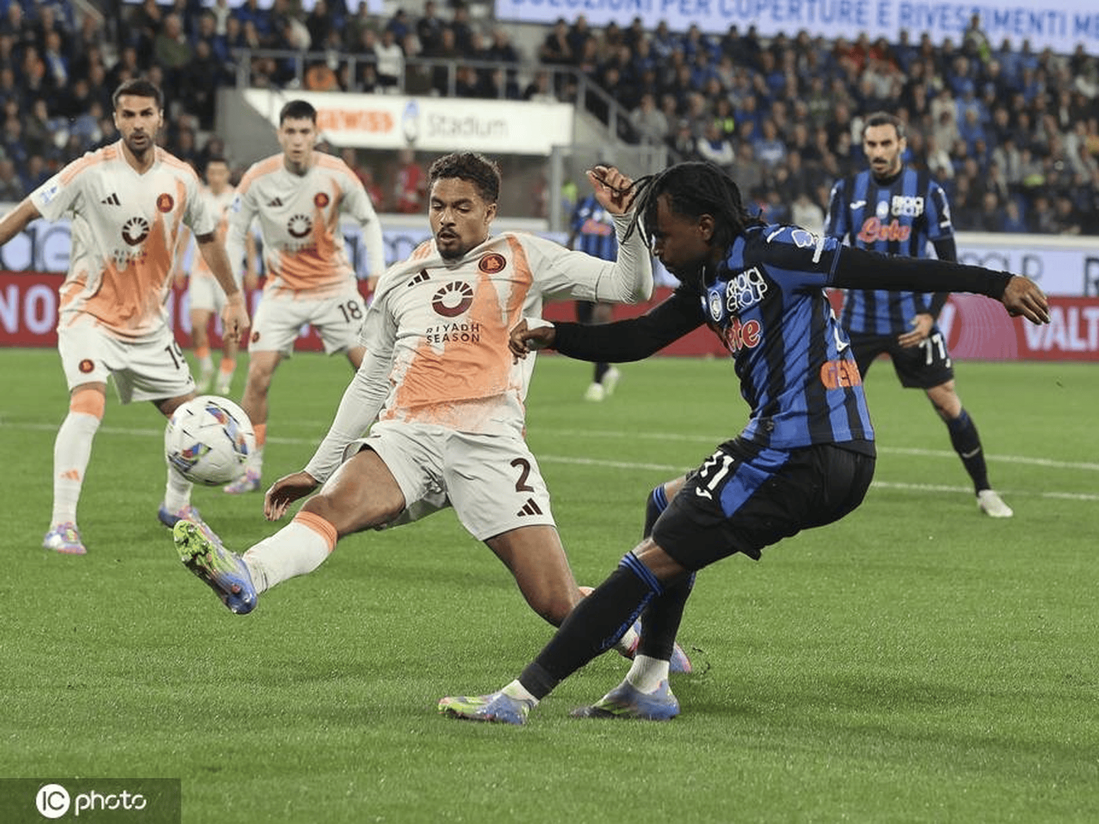 阿特兰大主场告捷,保持领先 阿特兰大主场告捷,保持领先