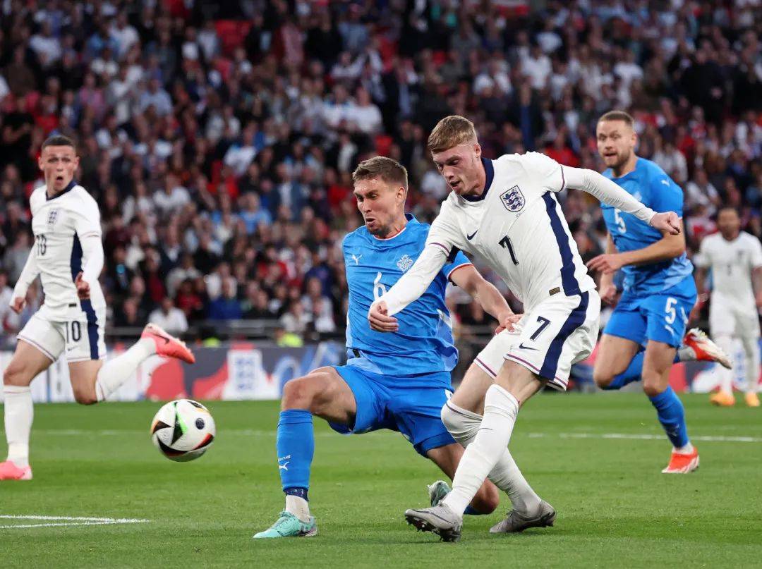 欧洲杯篮球赛事为球迷带来精彩对决