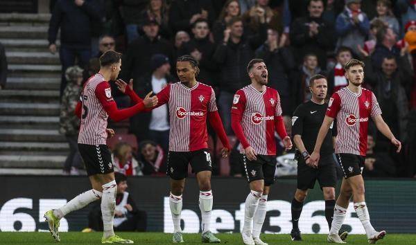 南安普顿主场战胜沃特福德，全取三分