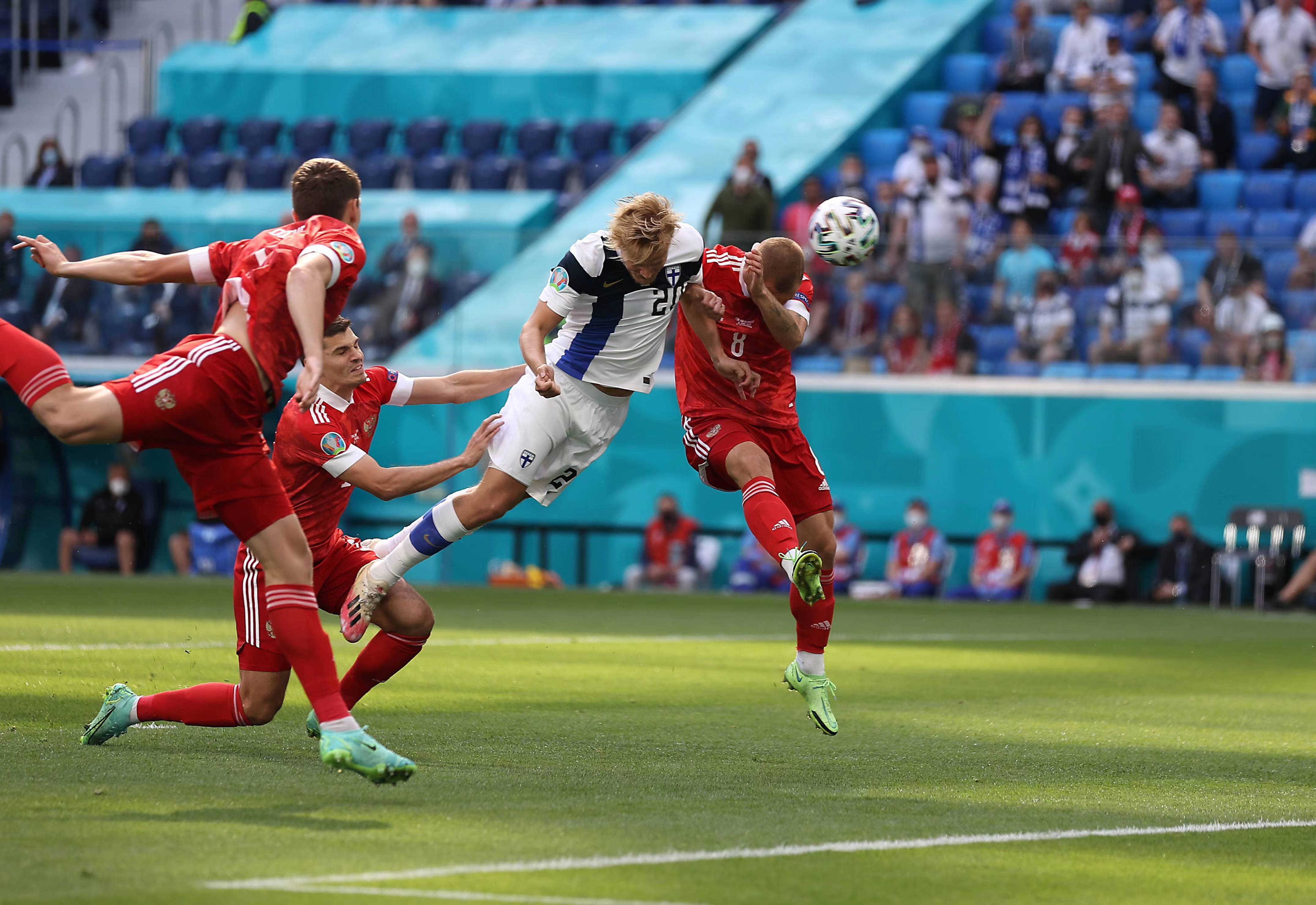 开云官网-阿森纳与曼联PK，英超两强斗智斗勇