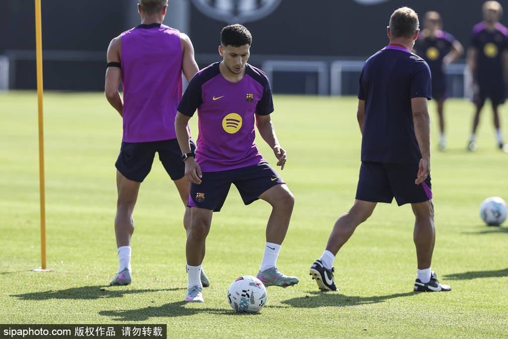 开云体育app-巴塞罗那传奇球星再度亮相，助国家队斩获胜利