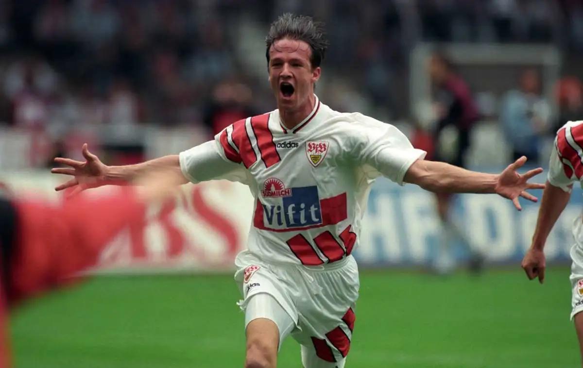 开云体育入口-包含弗赖堡客场遭逢惨败，遗憾无力反击的词条