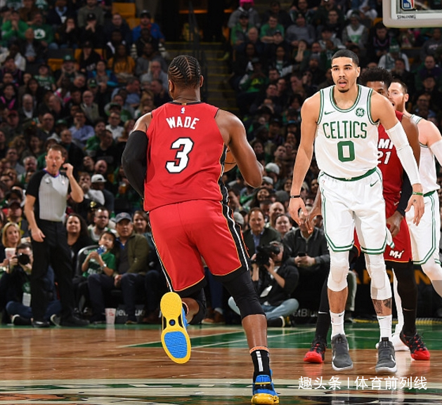 人全队跌出季后赛榜首,生死战抢位关键的简单介绍 人全队跌出季后赛榜首,生死战抢位关键的简单介绍