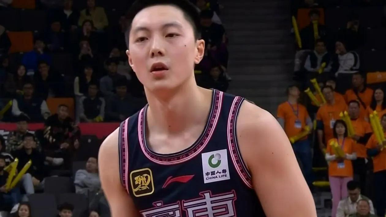 开云体育下载-南京队在比赛中力挽狂澜，取得关键三分