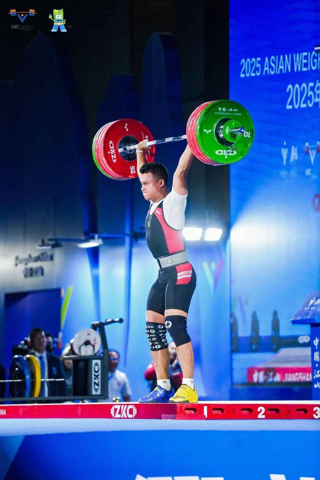 开云体育APP下载-包含举重选手苦练技巧，备战下一场争夺桂冠的词条