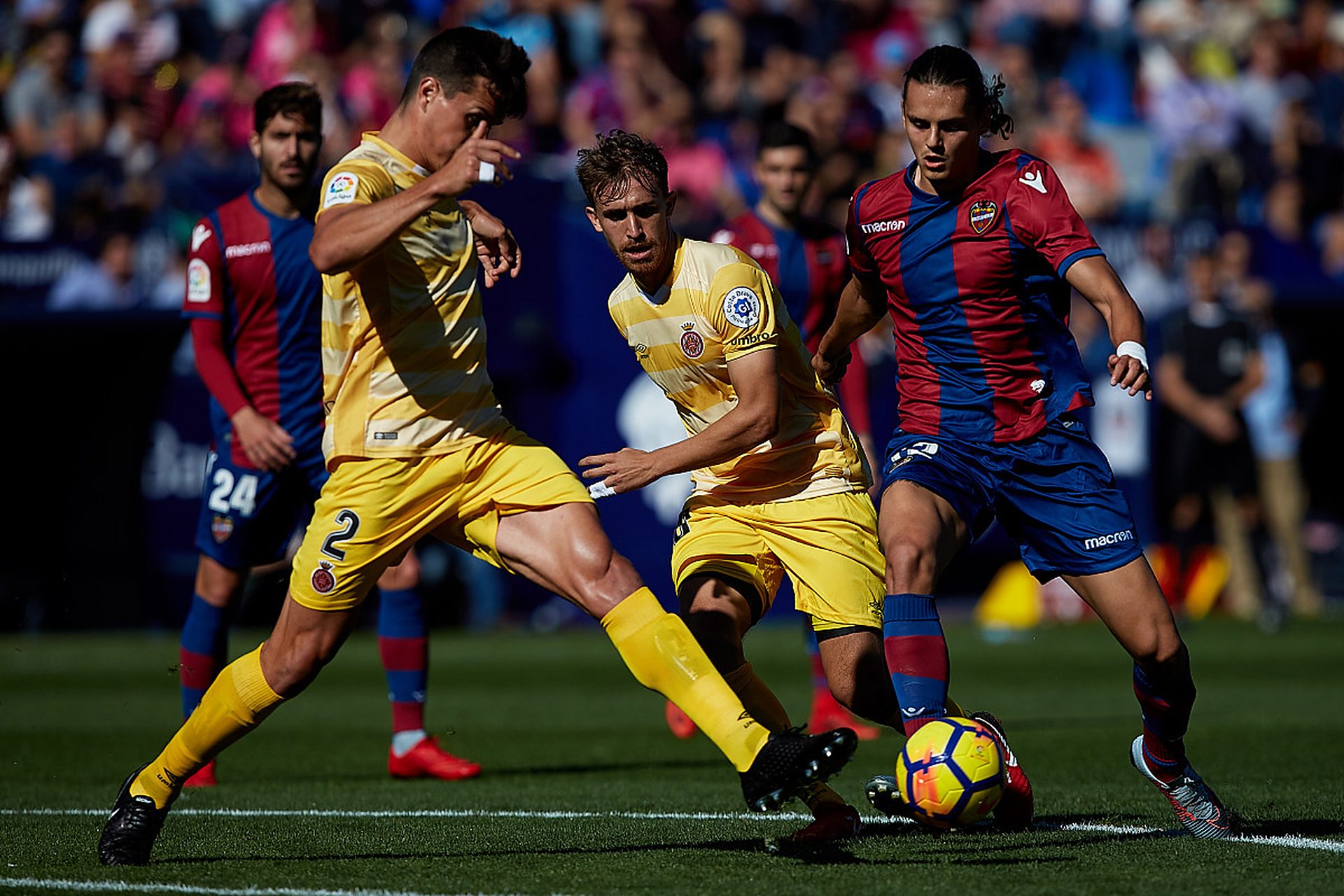 强强对话的足球比赛在法国上演，精彩可期