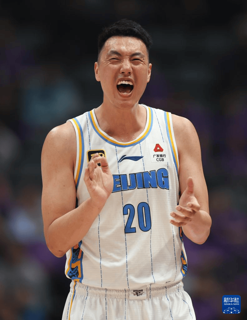 包含中国超级联赛球队大获胜利，晋级强的词条