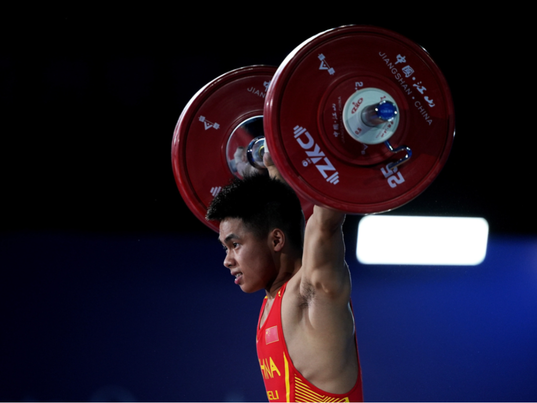 举重选手完成华丽三连冠,成为传奇的简单介绍 举重选手完成华丽三连冠,成为传奇的简单介绍