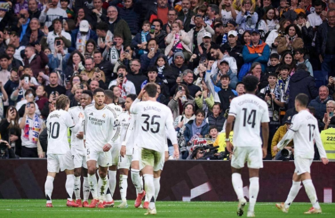 开云体育在线-皇马赢球如麻，战胜对手展现团队实力