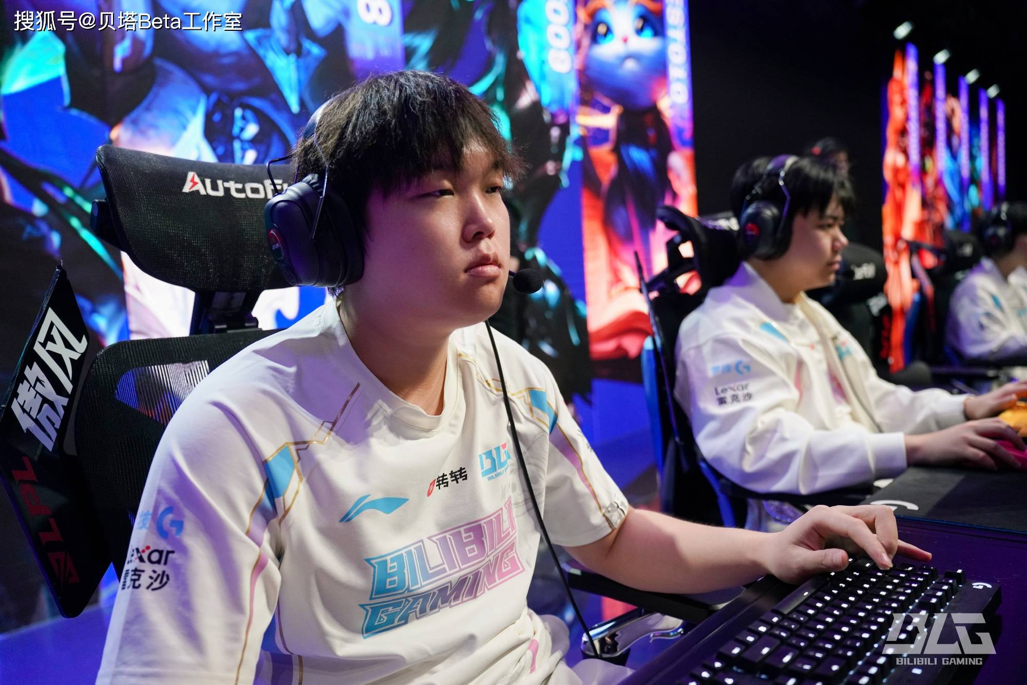 开云体育中国-包含FNC轻取WBG，Elk开启传奇时刻宿命之战四强赛，成为赛场最大亮点的词条