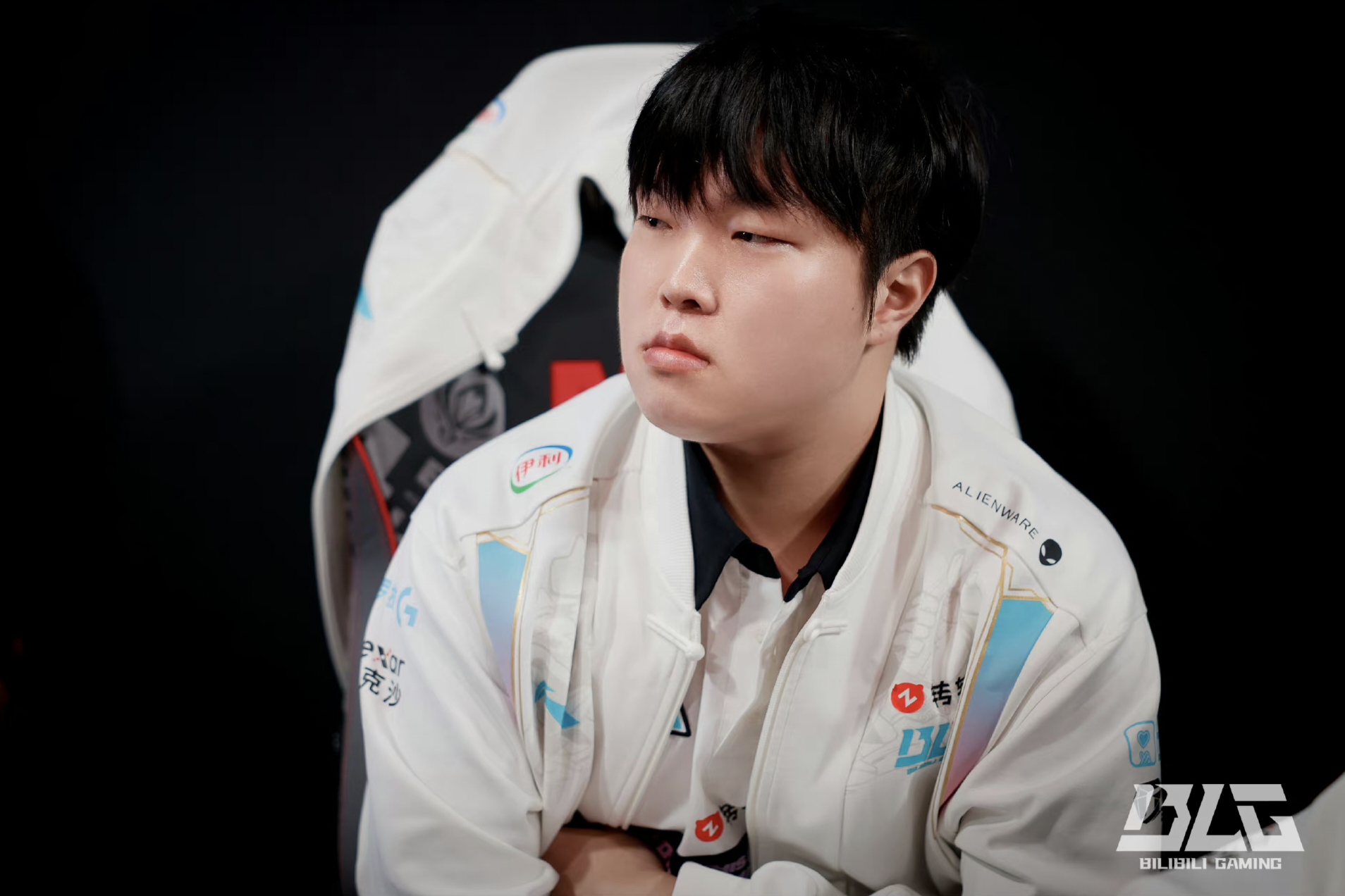 开云APP-DFM力克BLG，Chovy团战一打五宿命之战全球总决赛，技惊四座