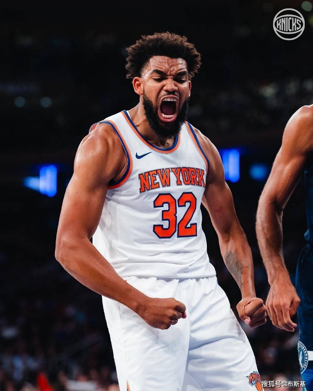 包含独行侠主场击败国王,唐斯砍下全队最高27分的词条 包含独行侠主场击败国王,唐斯砍下全队最高27分的词条