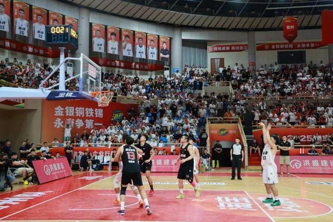 包含亚眠主场变局，逆袭获胜保持不败记录的词条