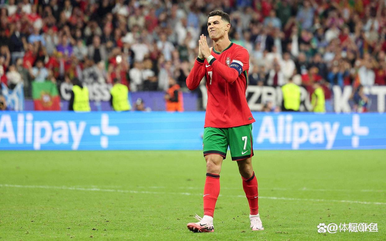 皇家马德里逆转AC米兰，C罗荷兰联袂完胜意甲劲旅