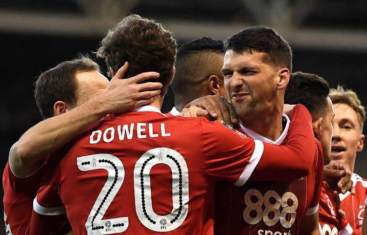 热刺客场战胜伯恩利，继续领跑英超赛场