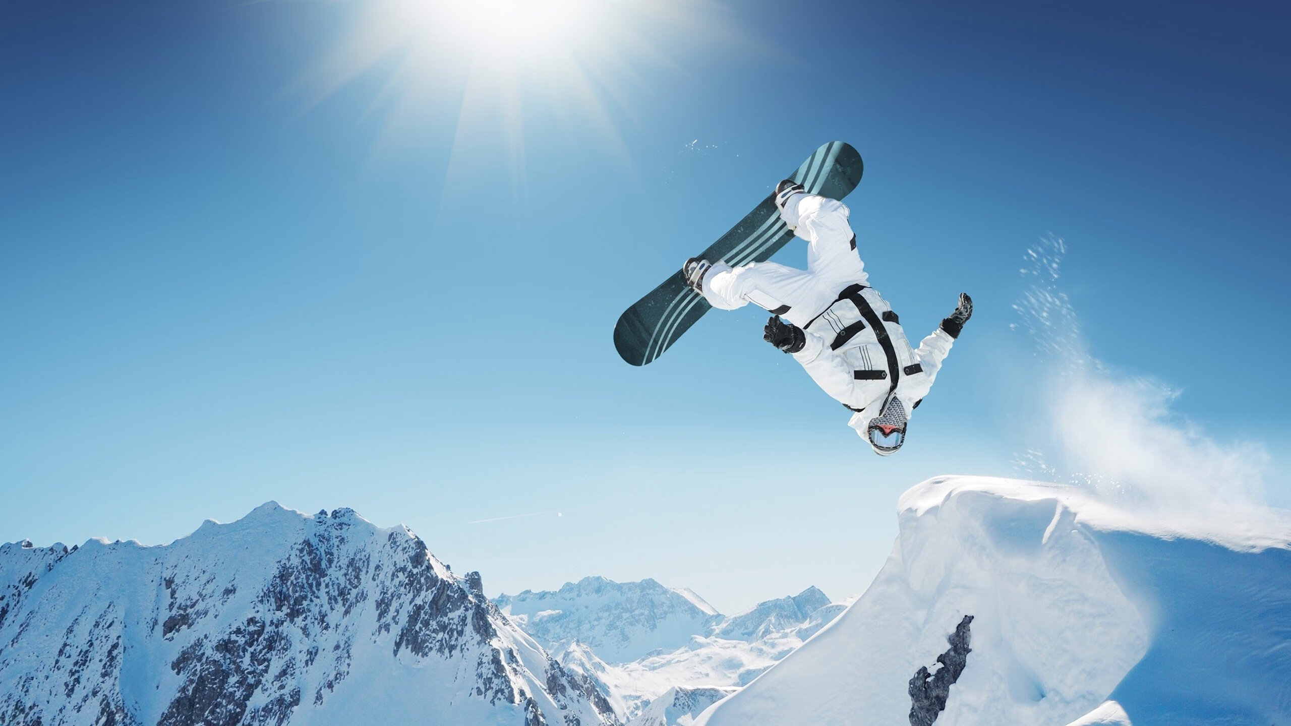 广厦全队开花强势压制骑士，神射克莱三分雨成绝对焦点